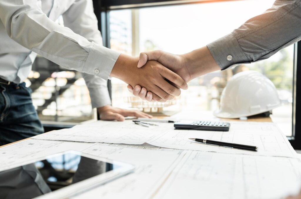 7 Essential Tips for Freelance Contracts in the UAE: Navigating Payments and Legal Protections