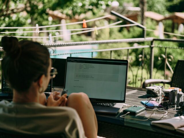 Digital Nomads in 2026: Trends, Top Destinations & Work Lifestyle
